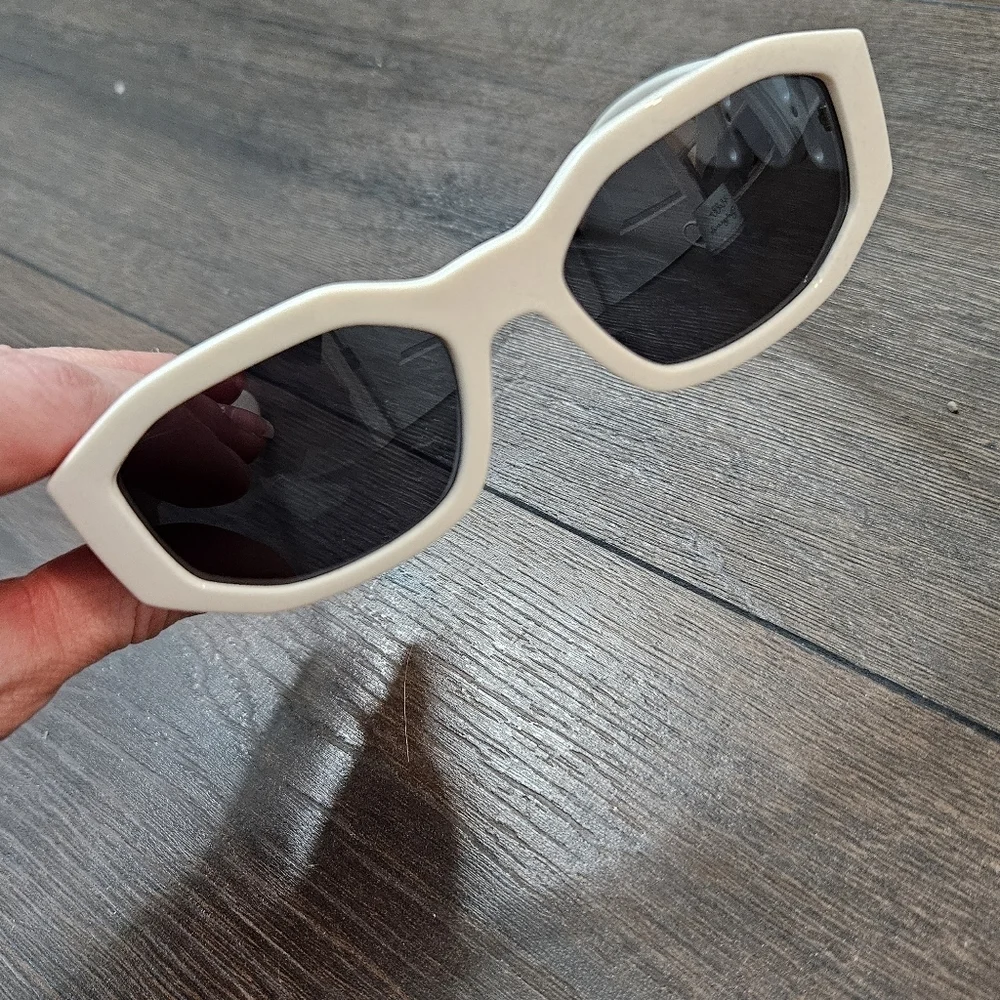 NEW VERSACE WHITE SUNGLASSES - 53mm